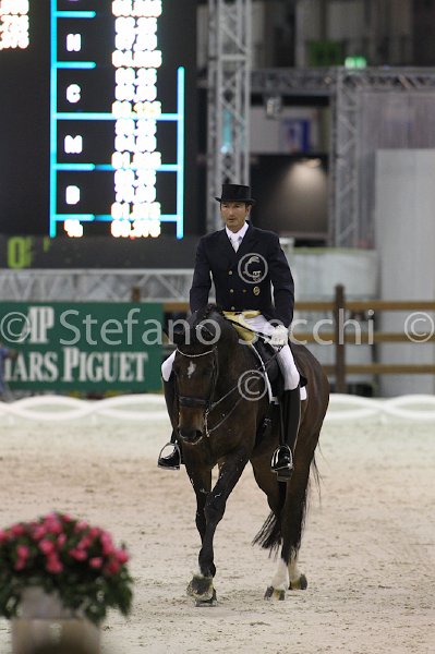 LAUGKS_MEGGLE\'S WELTTALL_MILANO_2011_SS3_9917.jpg